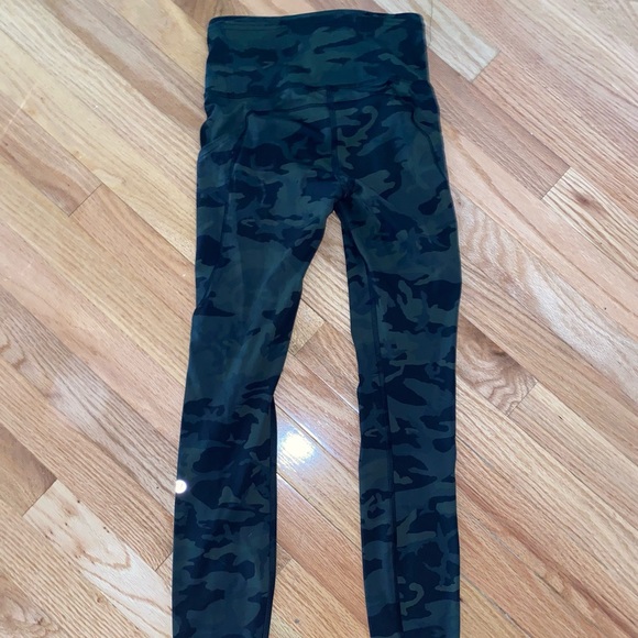 Lululemon Swiftly Speed High-Rise Crop 23 - Picture 2 of 5